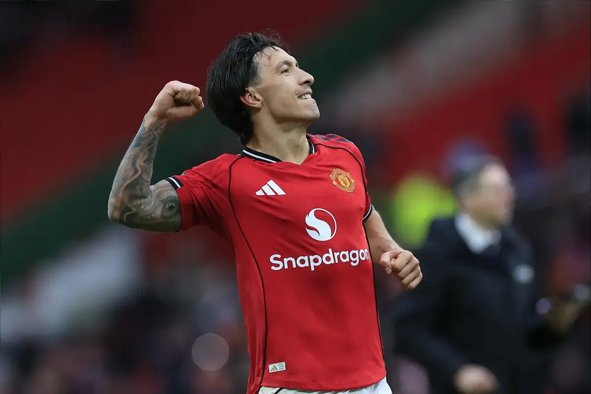 Lisandro Martínez reveals six-word message Michael Carrick said that ...